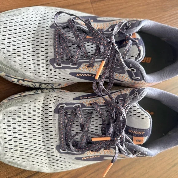 Brooks Women's Gray and Purple Athletic Shoes - Picture 2 of 3